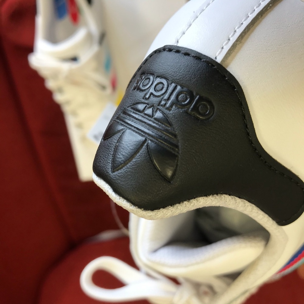 Superstar shoes cloud white size 4.5 Kids - Picture 3 of 8